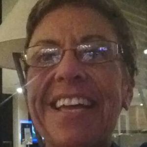 Meet your Posher, Lora